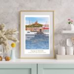 illustration de Marseille , le Vieux Port et Notre-Dame de la Garde, goélands posés sur les mats