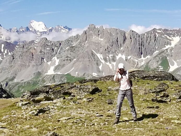 Béa photographie les oiseaux dans les Alpes